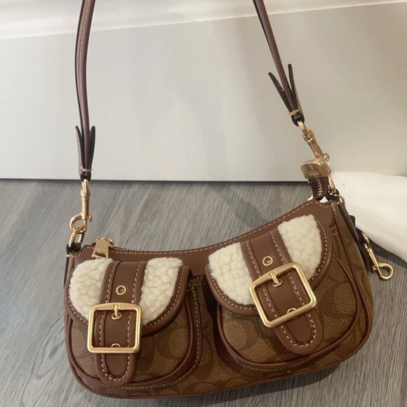 Coach Ashton Baguette Bag In Signature Canvas CY658 - Picture 7 of 8